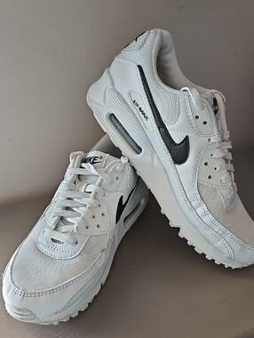NIKE AIR MAX 90 LADIES WHITE SNEAKERS SZ 8